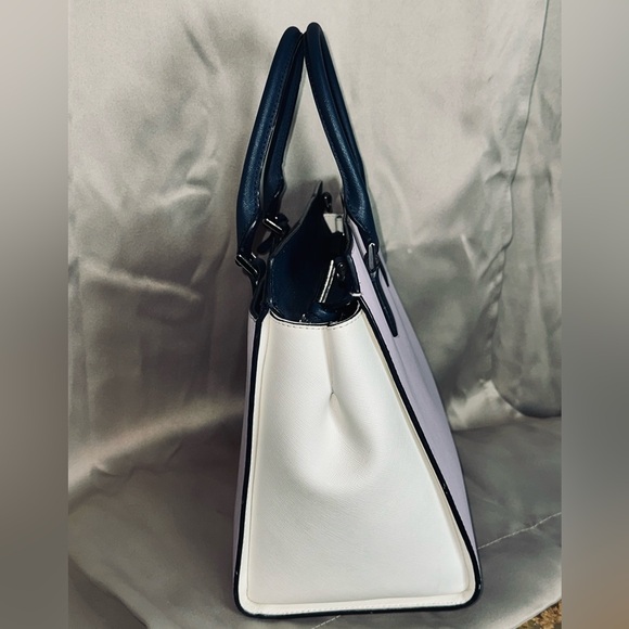 Kate Spade Large 3 tone leather handbag. Baby Lilac, Navy & White. EUC. - Picture 4 of 15